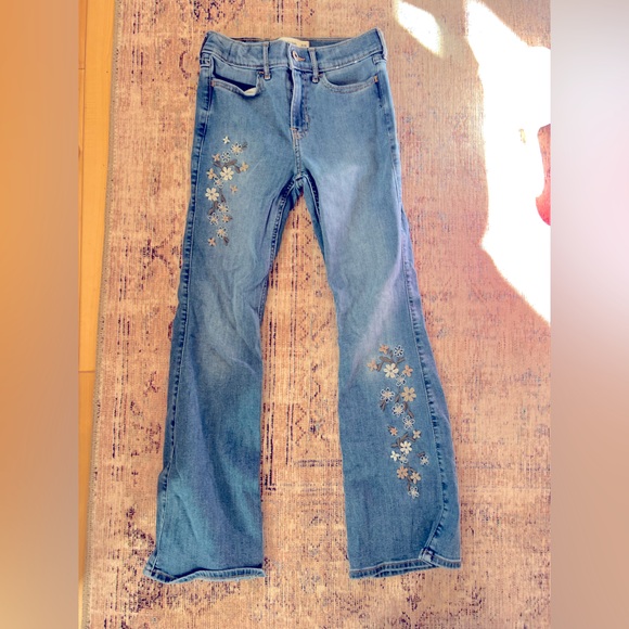 Abercrombie Kids Blue Jeans with Gold Embroidery - Picture 1 of 4